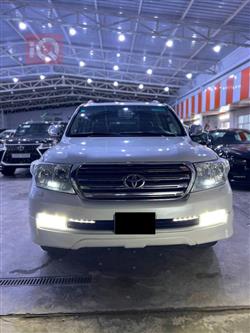 تۆیۆتا لاند کروزەر